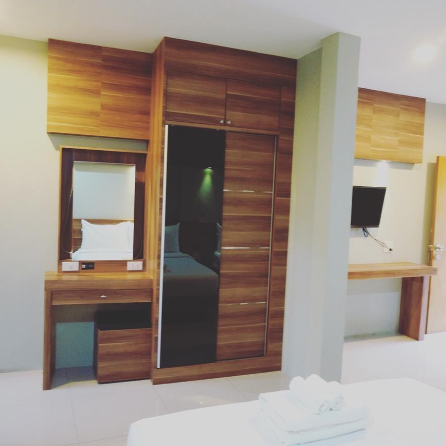 The Rhea Hotel Удон Тани Екстериор снимка